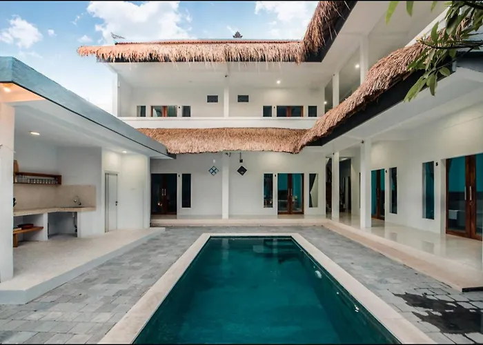 Greek House: W/desk And Shared Pool&kitchen/6